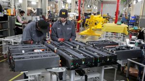 A government loan of $2.5 billion will be going to General Motors and LG Energy Solutions for battery manufacturing plants in three states.
