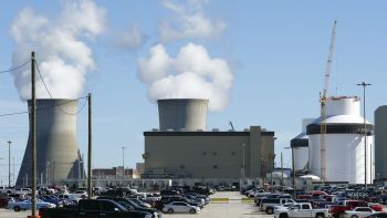 A new Georgia nuclear plant is seeing self-sustaining nuclear fission. According to Georgia Power, one new reactor has begun splitting atoms.